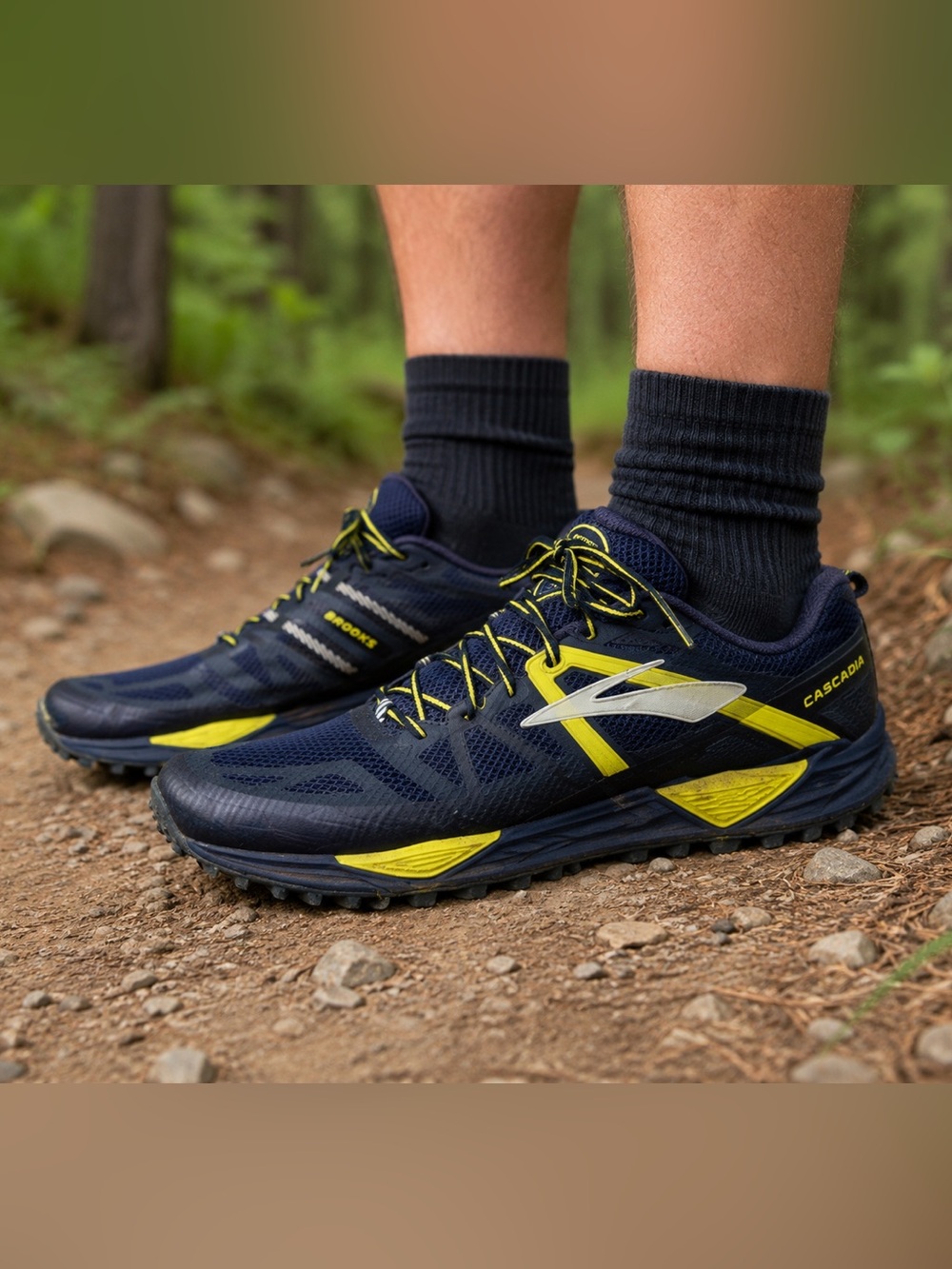 Brooks Cascadia 10 Trail Running Shoes Men’s 12 Navy Yellow 110187